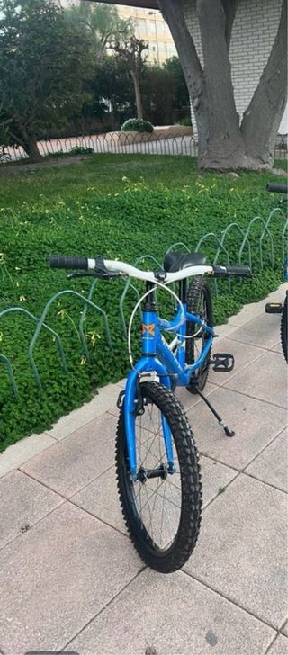 Bicicleta infantil azul