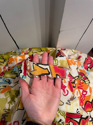 Puff grande estampado graffiti