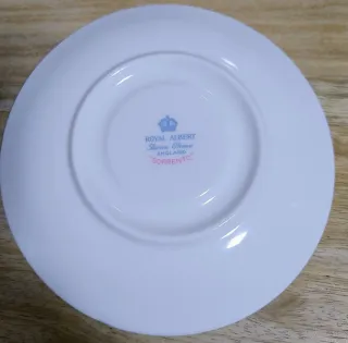 Tazas de té Royal Albert con platillos