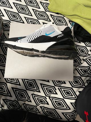 Zapatillas Nike Air Max 270 Blancas y Negras