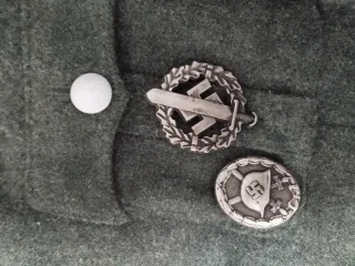 Uniforme SS oficial WW2 con insignias originales