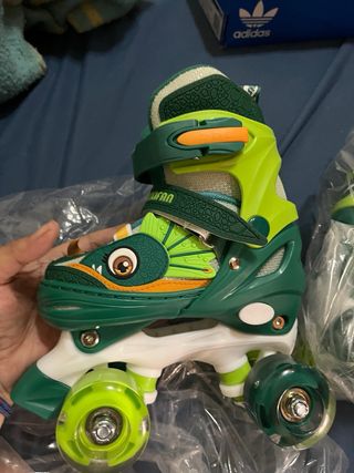 Patines de dinosaurio para niños WESKIFAN