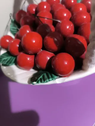 Cesta Cerámica Decorativa Frutas Rojas