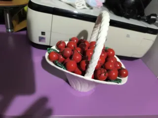 Cesta Cerámica Decorativa Frutas Rojas