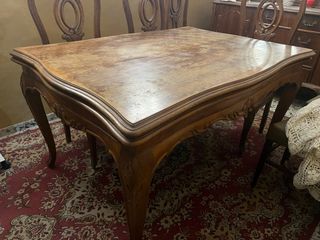 Tavolo da pranzo e 6 sedie in legno