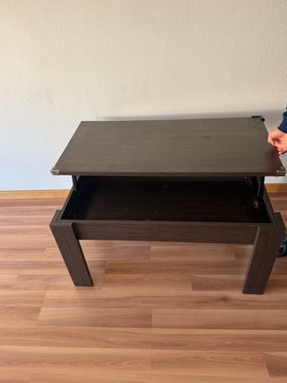 Tavolino da pranzo in legno scuro