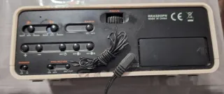 Radio Despertador Oregon Scientific con cargador