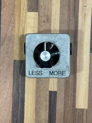 Alchemy Audio Dying Bolt - Simulador Batería