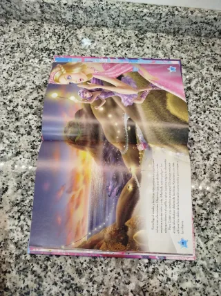 Libro Barbie "La princesa y la cantante"