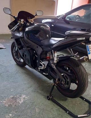 Yamaha R6 2005 Negra