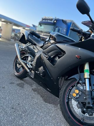 Yamaha R6 2005 Negra