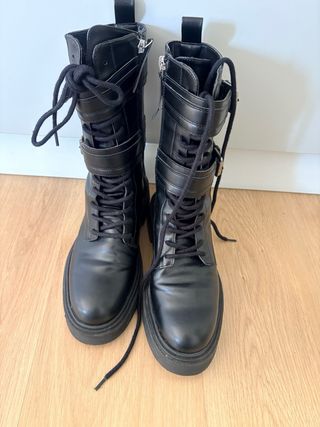 Botas Zara militares negras con plataforma