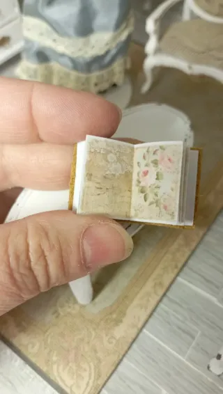 Libro Miniatura Shabby Chic 1:12 Vera Pelle