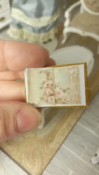 Libro Miniatura Shabby Chic 1:12 Vera Pelle