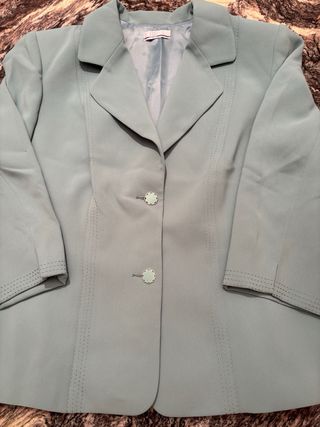 Elegante chaqueta verde agua