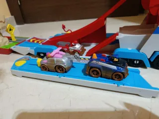 Camión Patrulla Canina con 3 Perritos