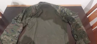 Camisa táctica verde pixelada