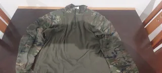 Camisa táctica verde pixelada