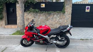 Honda CBR 600F Roja Sportbike año 2007