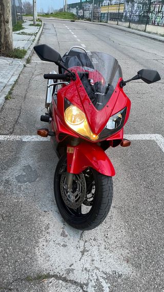 Honda CBR 600F Roja Sportbike año 2007