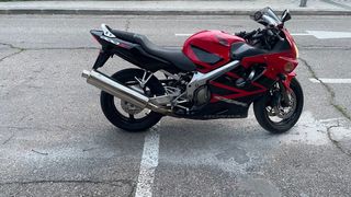 Honda CBR 600F Roja Sportbike año 2007