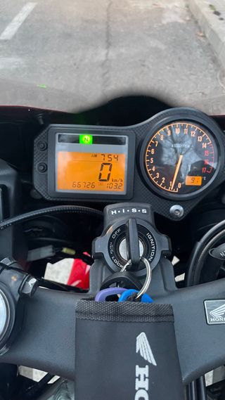 Honda CBR 600F Roja Sportbike año 2007