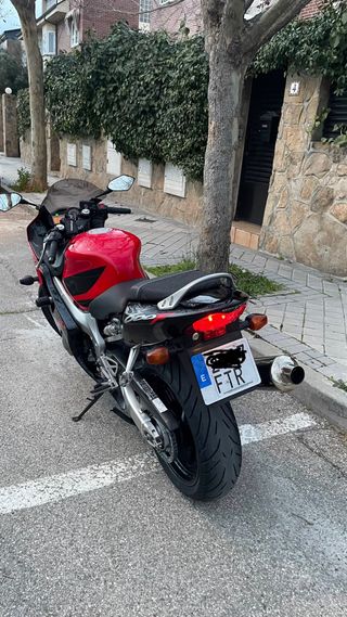 Honda CBR 600F Roja Sportbike año 2007