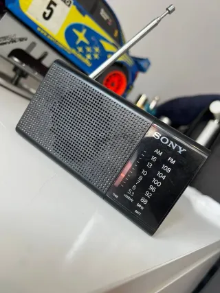 Radio Sony AM/FM Portátil Negra