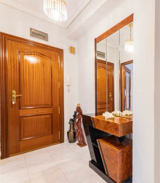 Mueble recibidor con espejo