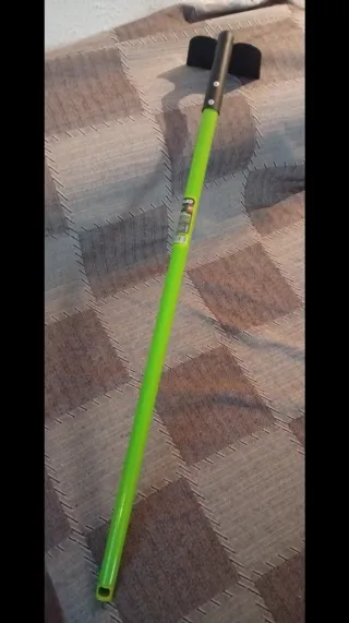 Azada de jardinería doble función