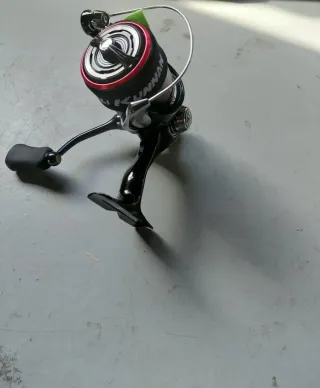 Carrete Pesca Daiwa Fuego LT2000S-XH con trenzado.