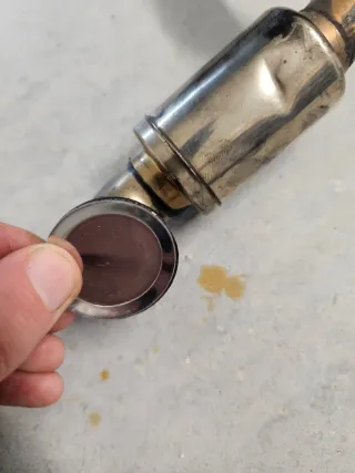 Valvola EGR BMW E46 320d m47 con tappo di chiusura