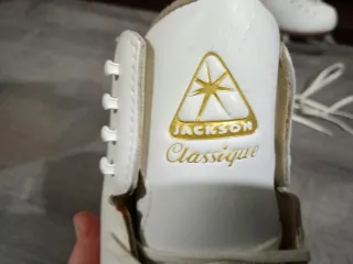 Patines de hielo blancos