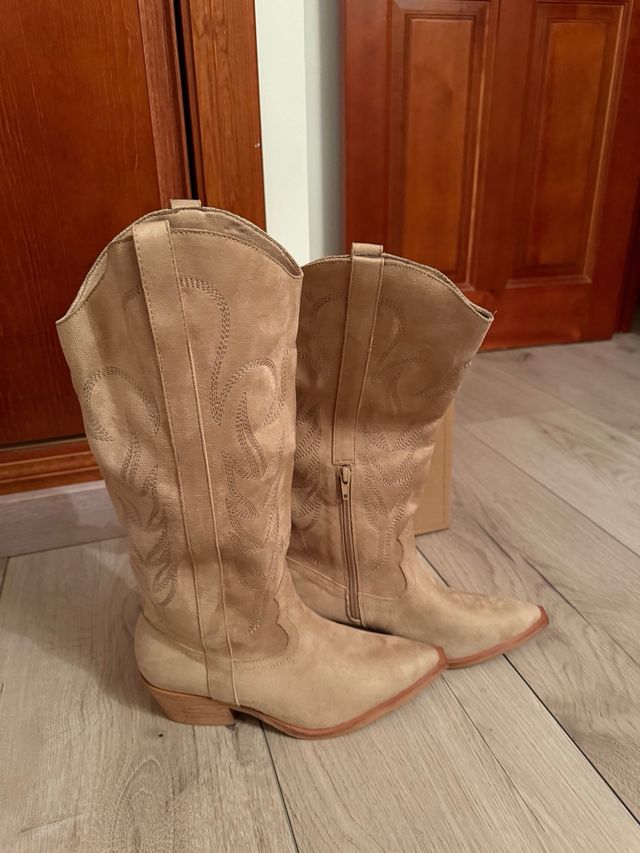 Botas camperas arena  mujer