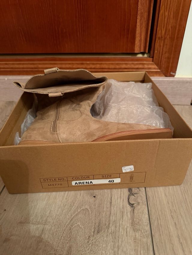 Botas camperas arena  mujer