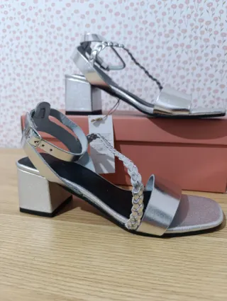 Sandalias tacón plateadas