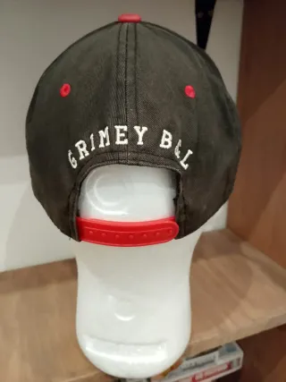 Gorra Grimey Negra y Roja
