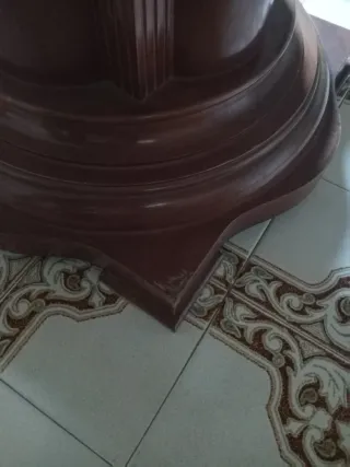 Mesa de comedor de madera