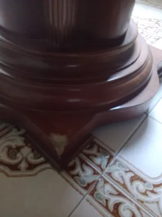 Mesa de comedor de madera