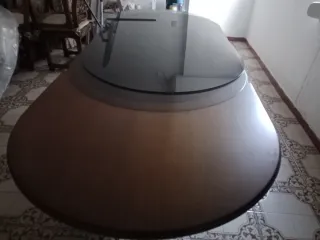 Mesa de comedor de madera