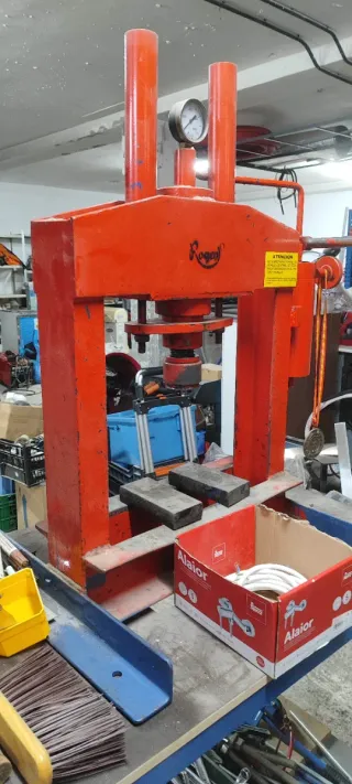 Prensa Hidráulica Manual Rogén