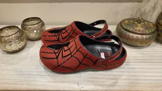 Crocs Marvel Spider-Man Talla 45-46