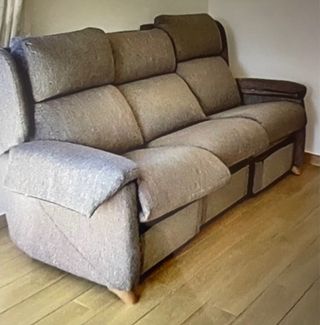 Sofá reclinable articulable