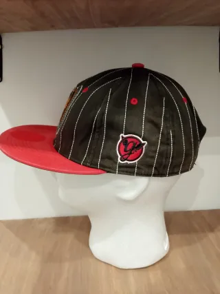 Gorra Grimey Rayas Blancas y Rojas
