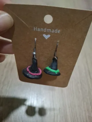 Pendientes sombrero bruja negro