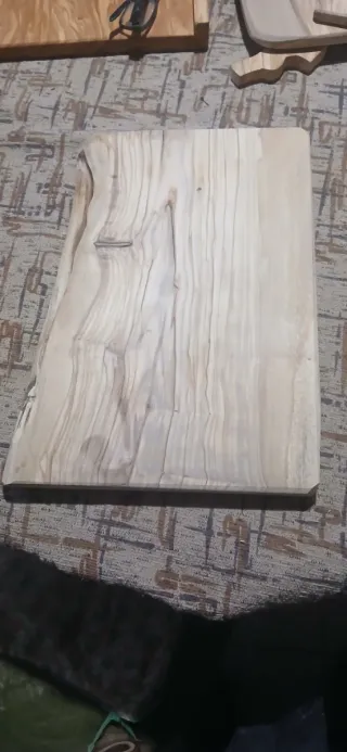 Tagliere in legno di ulivo foto esempio