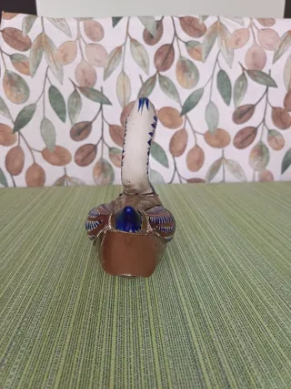 Estilizada Figura de Cisne en Latón y Cerámica