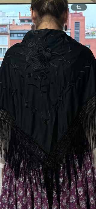 Manton de Manila Negro Bordado