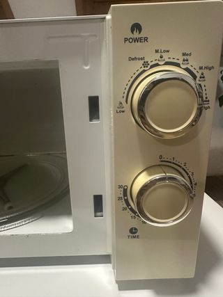 Microondas Orbegozo 700W Blanco/Beige