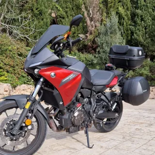 Yamaha Tracer 7 Roja y Negra